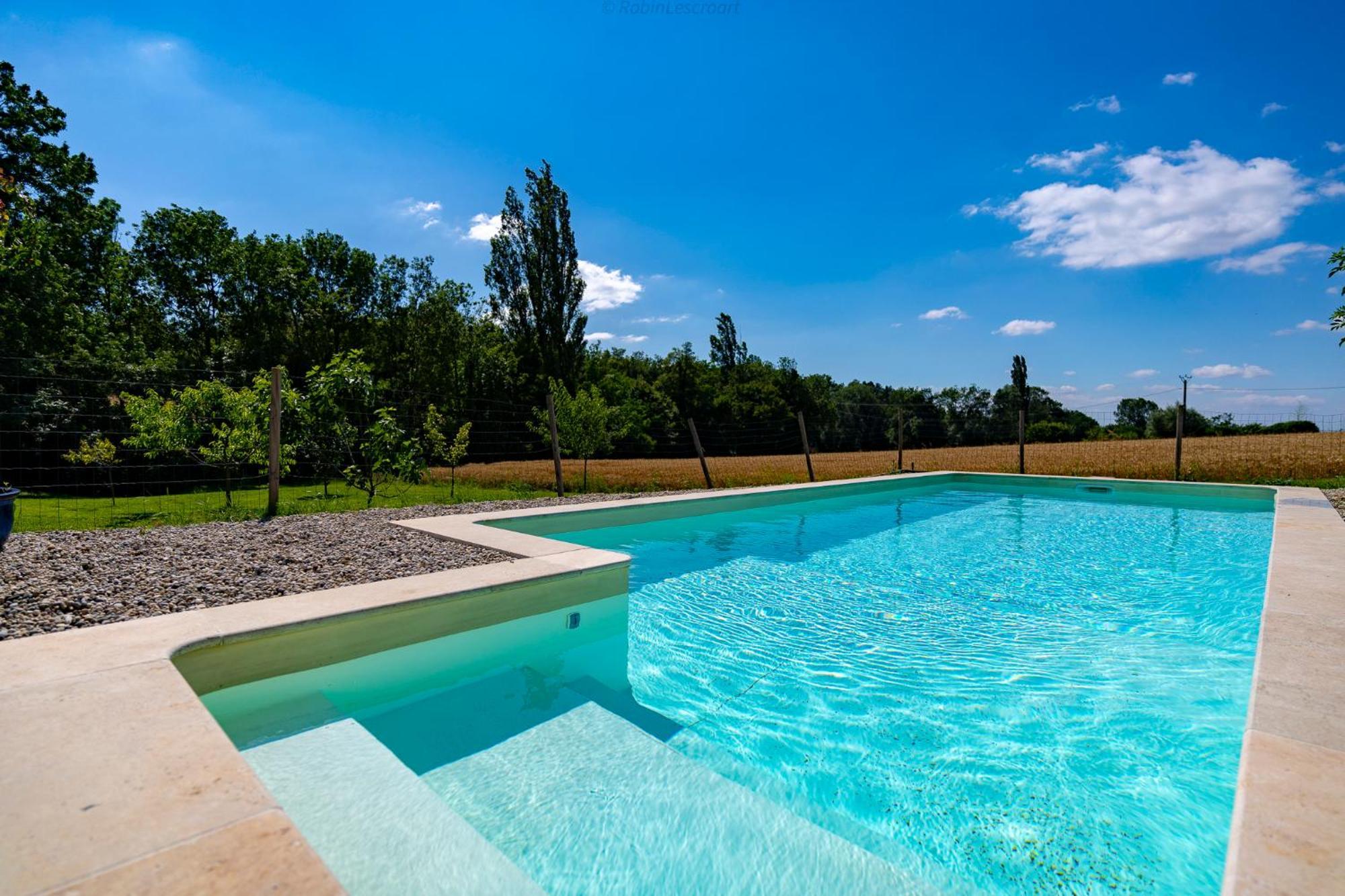 Le Petit Riousset, Gite A La Campagne, Piscine Bed & Breakfast Montvendre Exterior foto